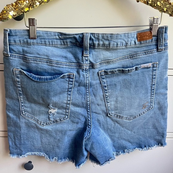 Seven 7 Womens Raw Hem Blue Weekend Denim Star Print Shorts Size 12 - Picture 9 of 9